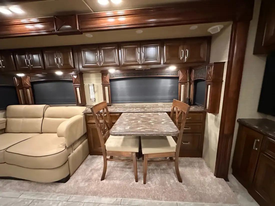 2015 Fleetwood American Revolution LE 42T Motorcoach image