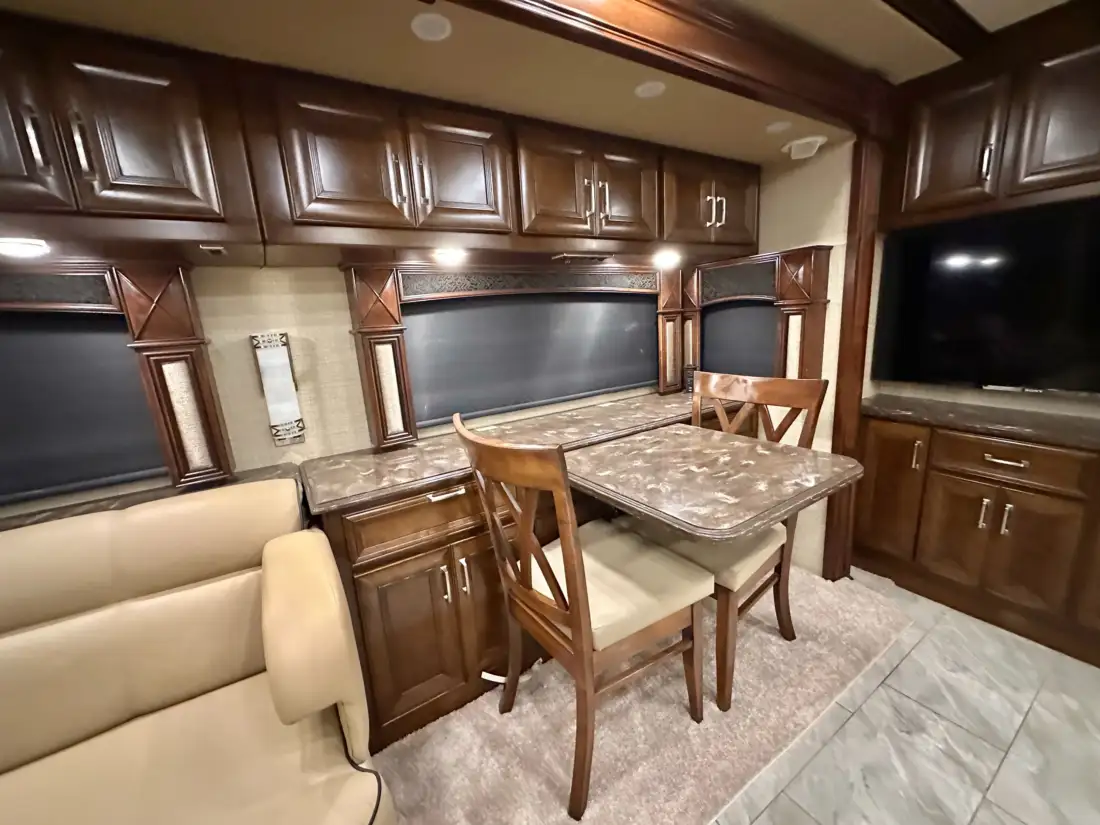 2015 Fleetwood American Revolution LE 42T Motorcoach image