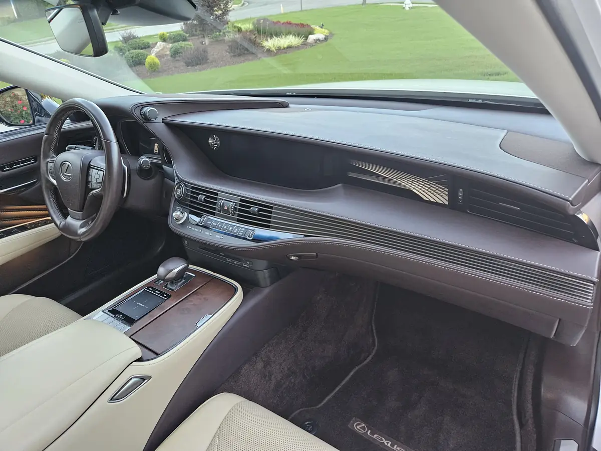 2018 Lexus LS 500 Ultimate Luxury AWD image