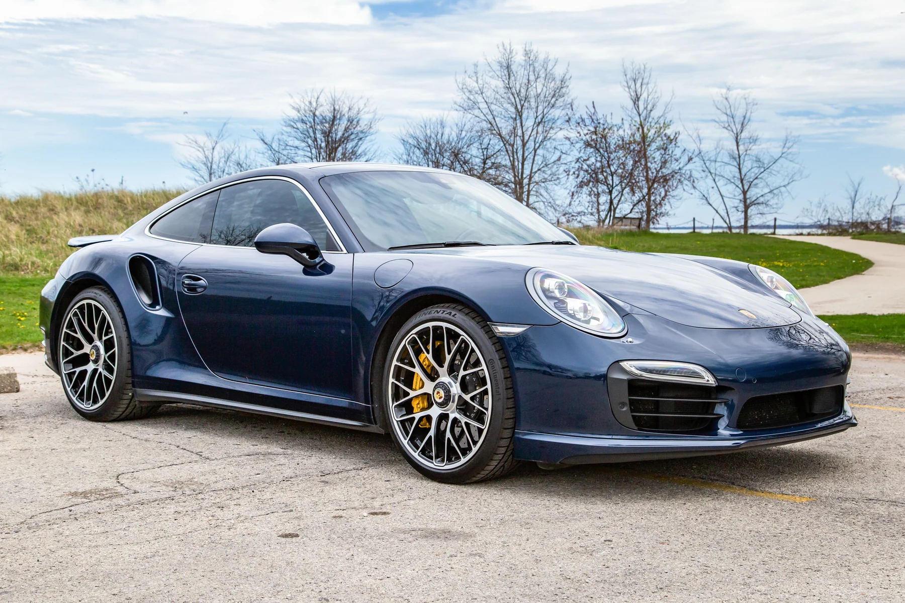2014 Porsche 911 Turbo S Coupe preview 1